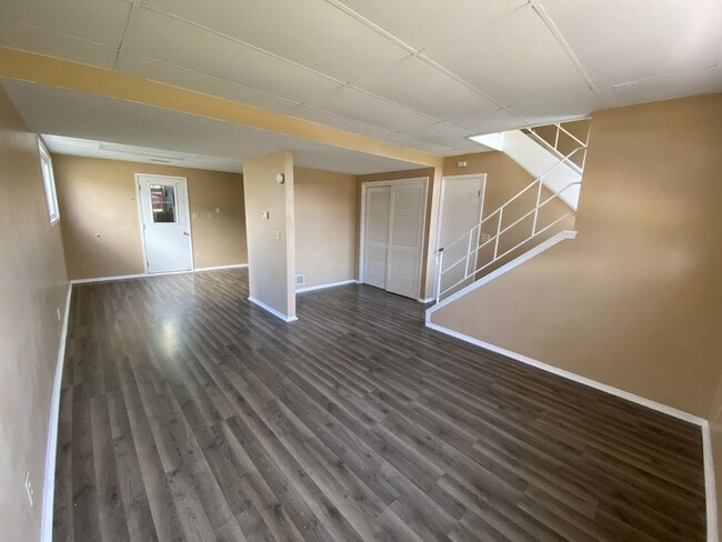 Building Photo - 720 7th St