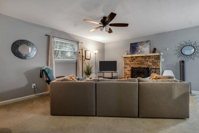 Building Photo - 2815 Misty Garden Cir