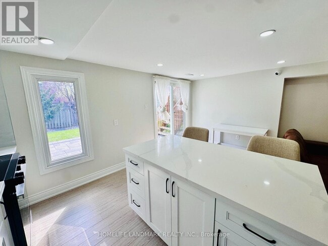 Building Photo - 7 Captain Francis Dr