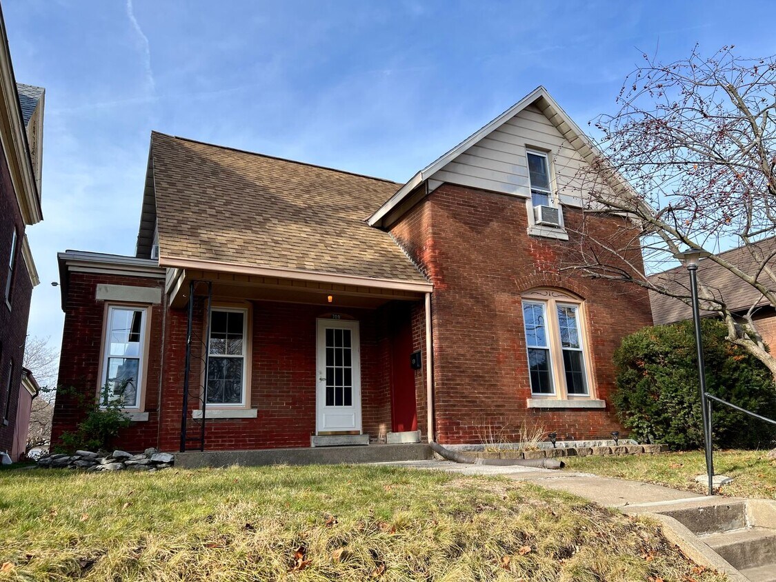 709 N 13th St, Quincy, IL 62301 House Rental in Quincy, IL