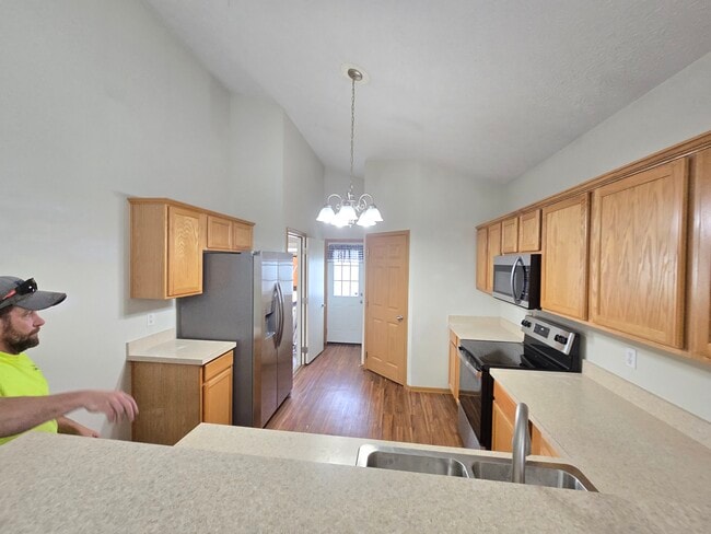 Building Photo - 5494 Lanterns Way