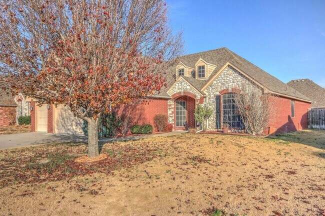 Building Photo - BEAUTIFUL 4 BEDROOM HOME IN OWASSO