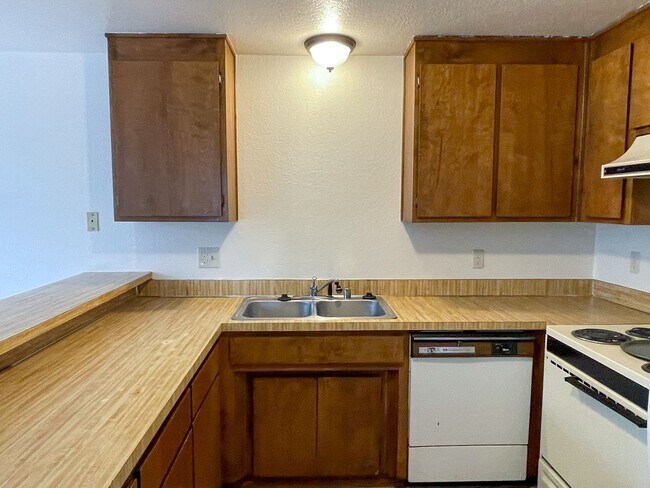 Building Photo - 14207 Lynnwood