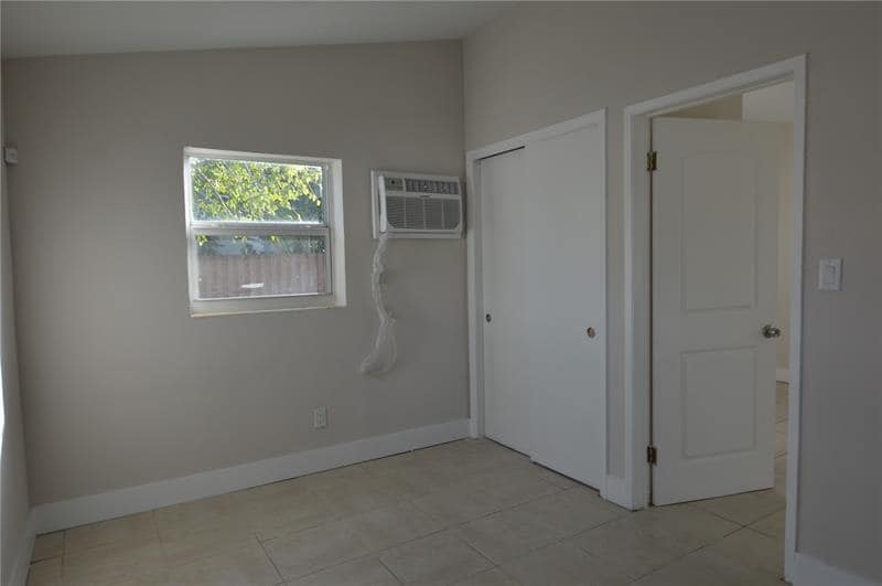 Primary Photo - 209 SW 14th St