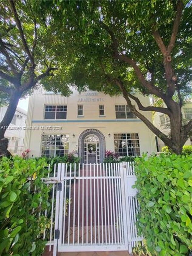 Photo - 1008 Jefferson Ave unit 303 (A11848059)