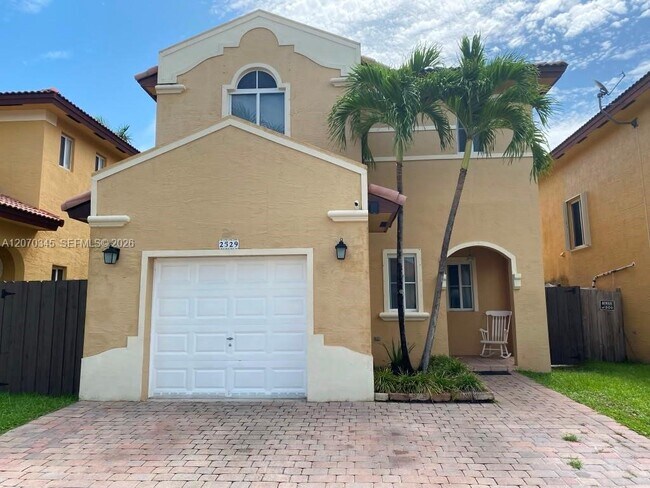Building Photo - 2529 NE 41st Terrace