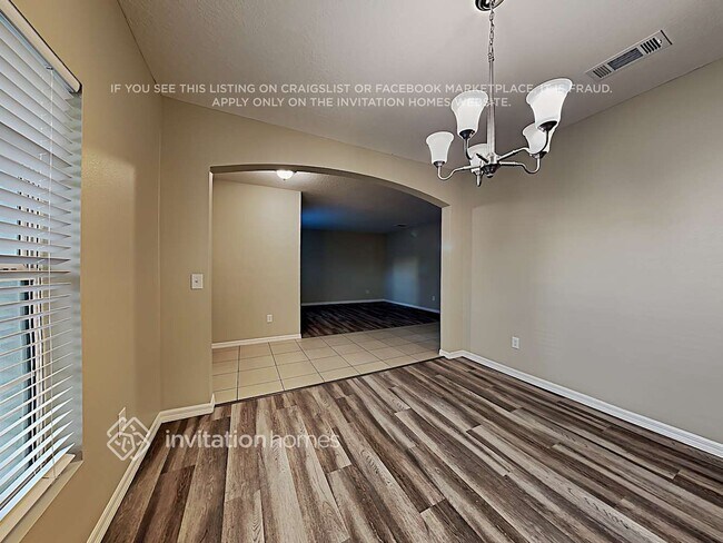 Foto del edificio - 479 Shirley Dr