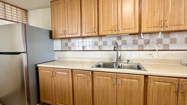 Foto del edificio - Available NOW - Ideally Located 2 Bedroom,...