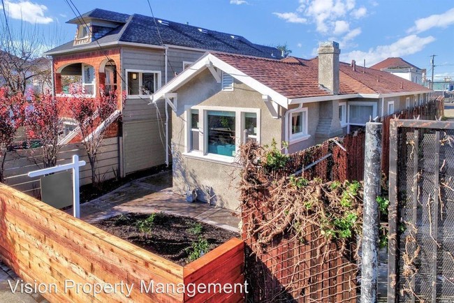 Building Photo - 4 br, 2 bath House - 2419 Linden St.