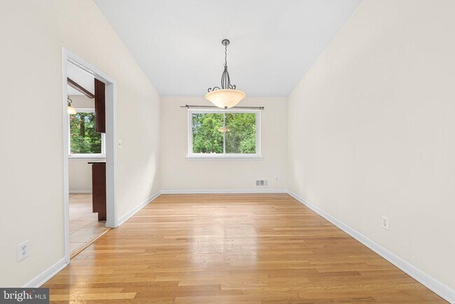 Foto del edificio - 9813 Inglemere Dr