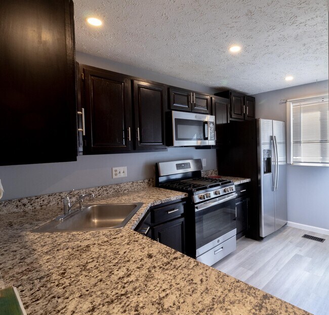 Foto del edificio - 504 Eastview Dr