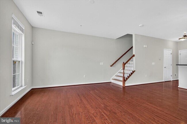 Building Photo - 43845 Centergate Dr