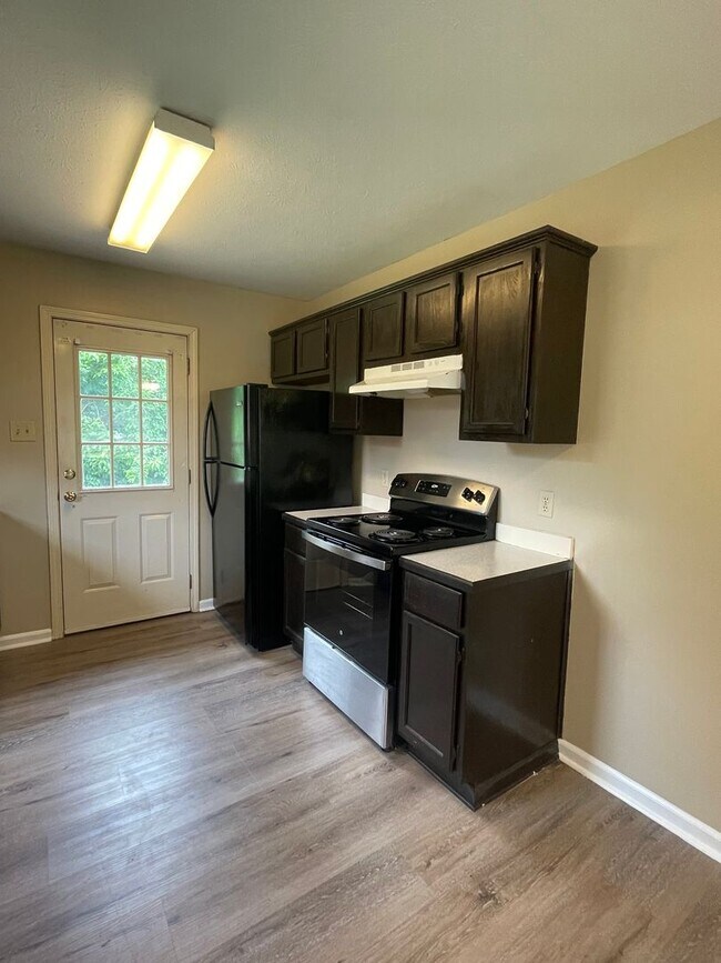 Building Photo - Home for Rent!