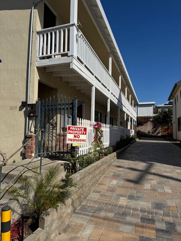 Foto principal - 3019 Bateman St