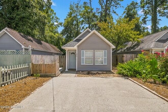 Building Photo - 413 Palmetto St