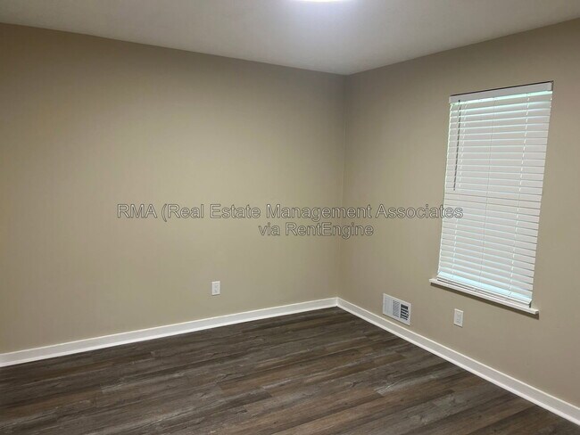 Foto del edificio - 1240 Ellis Rd