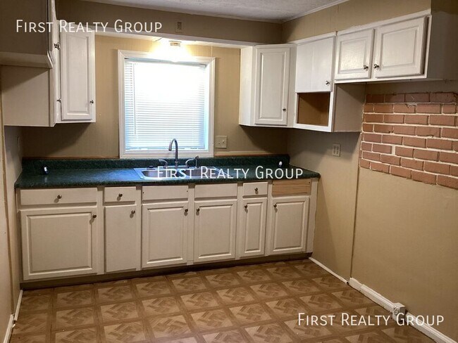 Building Photo - 5290 Derby Rd