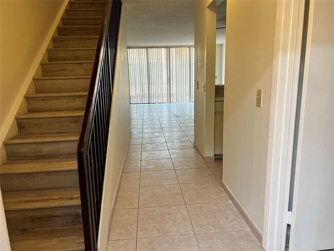 Building Photo - 12304 NW 11th Ct