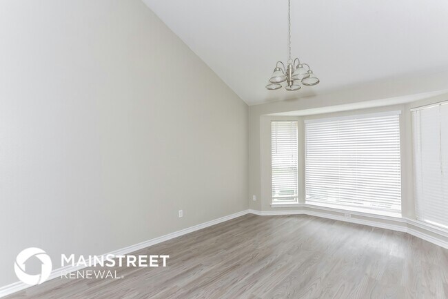 Foto del edificio - 1818 Knob Hill Dr
