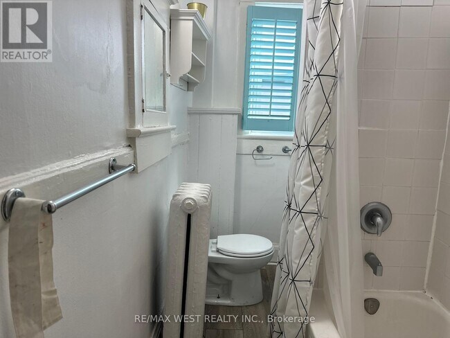 Photo du bâtiment - 324 Harbord St