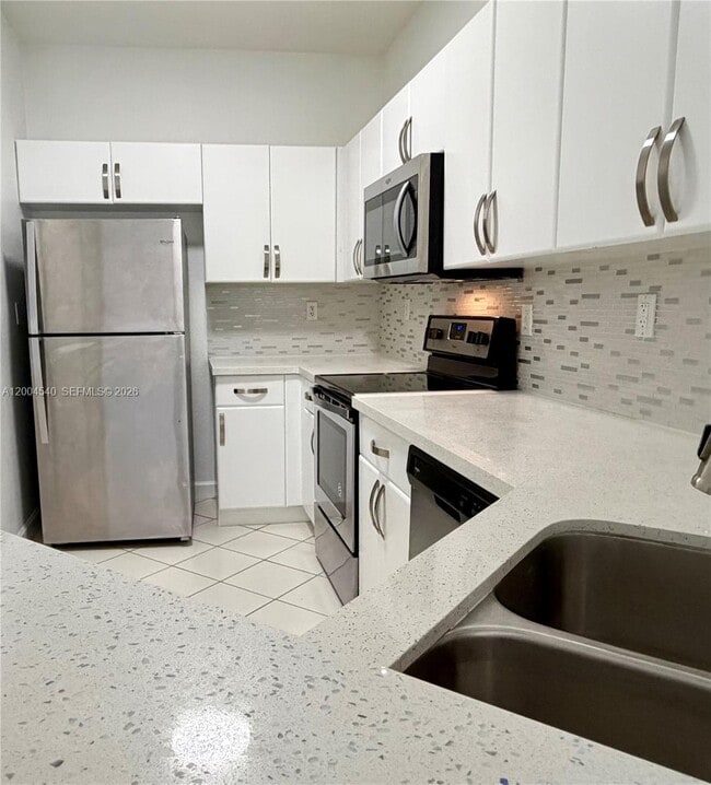 Foto del edificio - 7130 NW 177th St