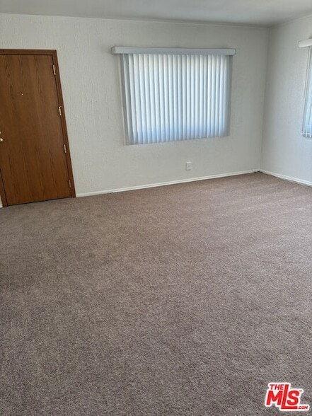 Photo - 818 E Nutwood St House