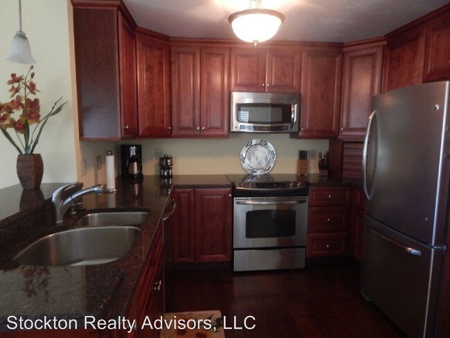 Building Photo - 2 br, 2 bath House - 109 Bayshore Dr. Unit 10