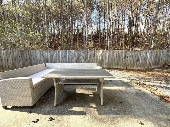 Building Photo - 528 Parkstone Ln