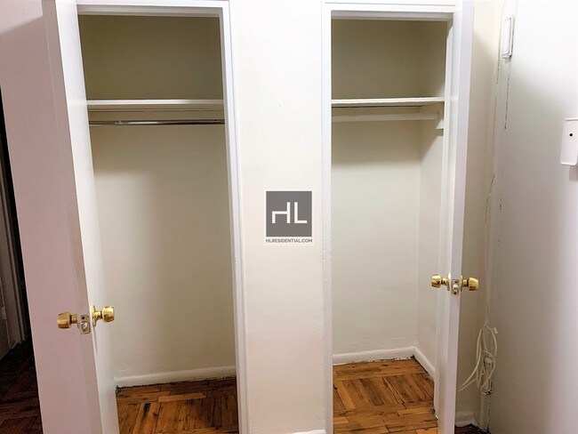 Building Photo - Spacious Studio In A Great Location