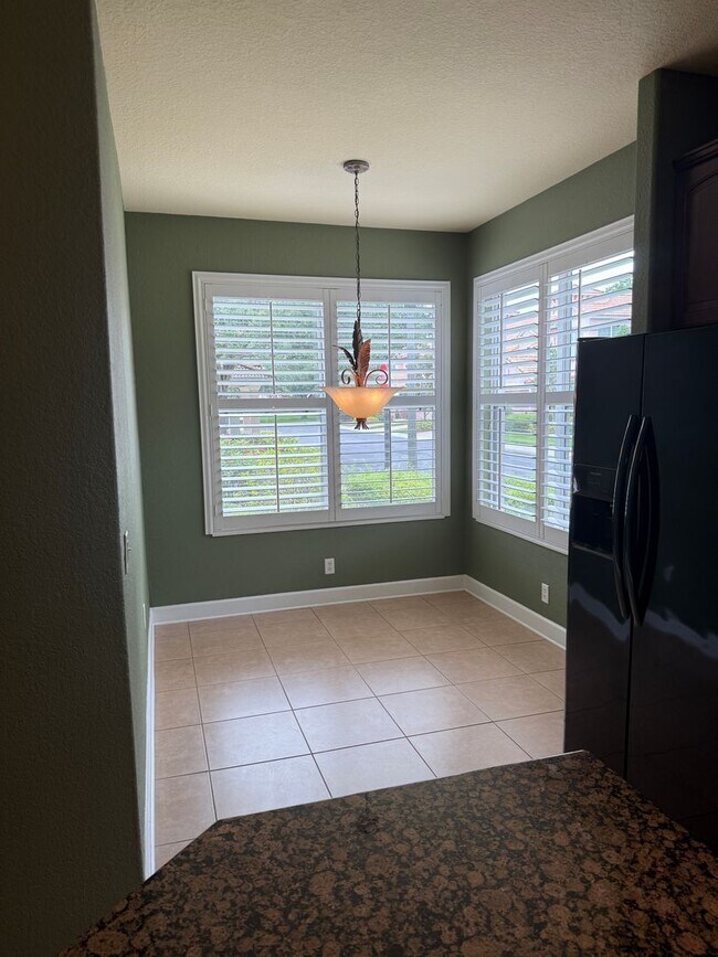 Foto del edificio - Spacious Townhome For Rent