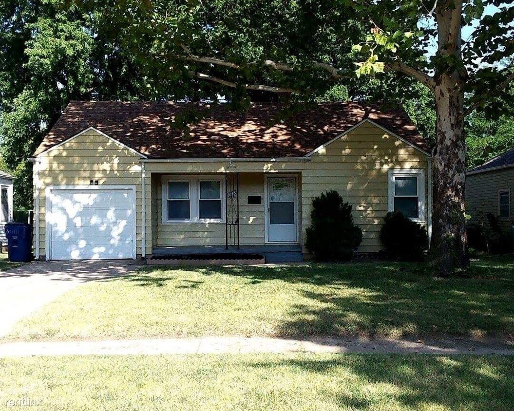 Primary Photo - 1648 S Spruce St