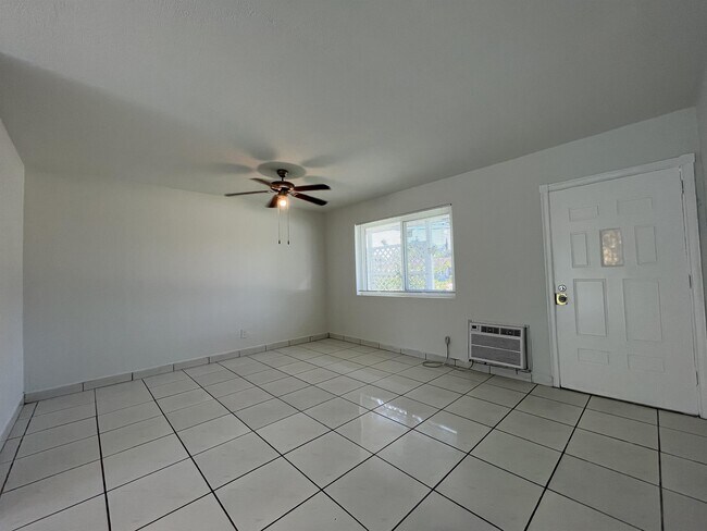 Foto del edificio - 6877 SW 16th Ct