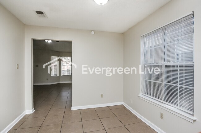 Building Photo - 5841 Hickory Cmns