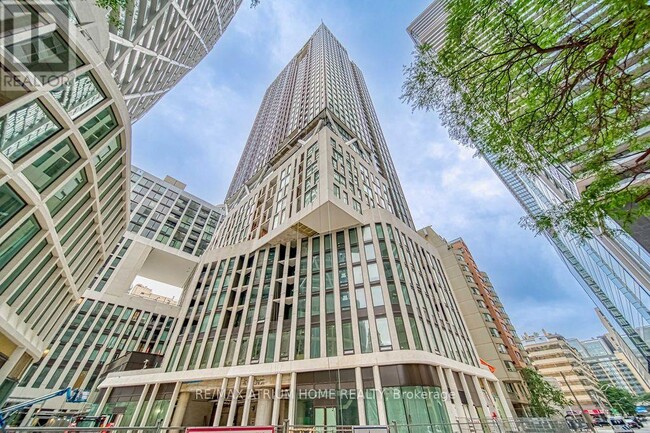 Building Photo - 238 Simcoe St