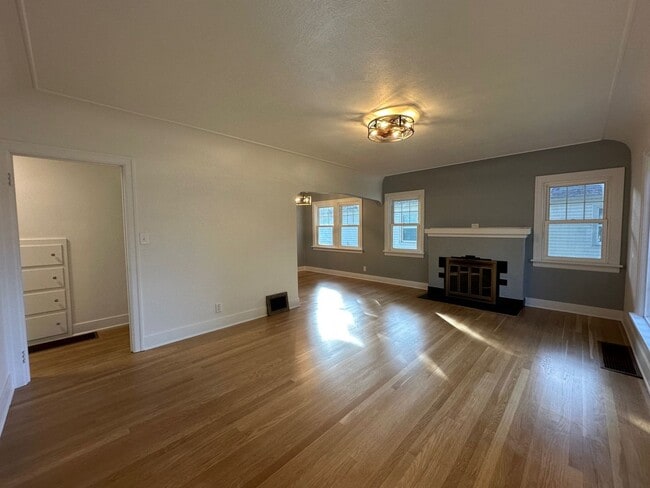 Foto del edificio - Wonderful 2+ Bedroom 1 Bath Shadle Area Home