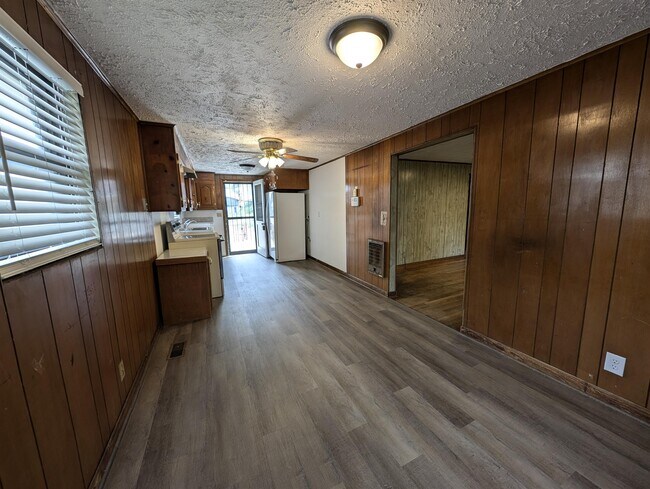 Building Photo - 210 Columbian Ave