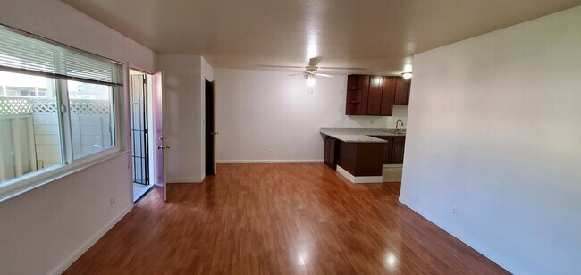 Building Photo - 4061 Park Center Ln