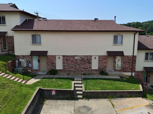 Building Photo - 903 Southwest Blvd