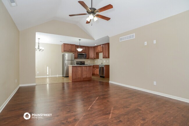 Building Photo - 1106 SE Oak Ridge Dr