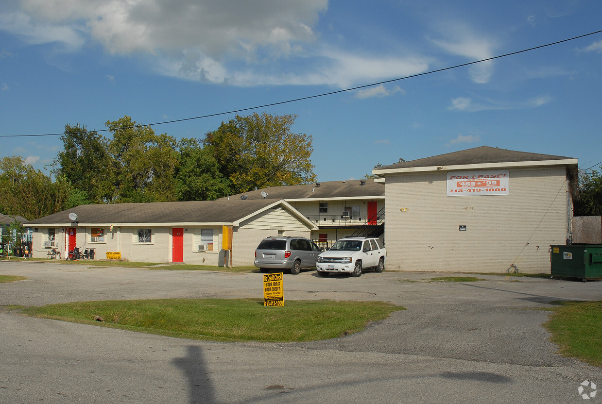 Primary Photo - Ralston Apartments