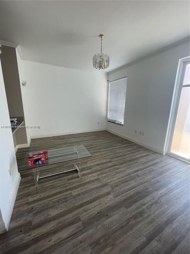 Foto del edificio - 7420 W 20th Ave