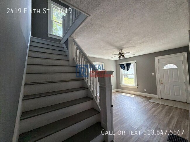 Foto del edificio - 2419 E 4th St