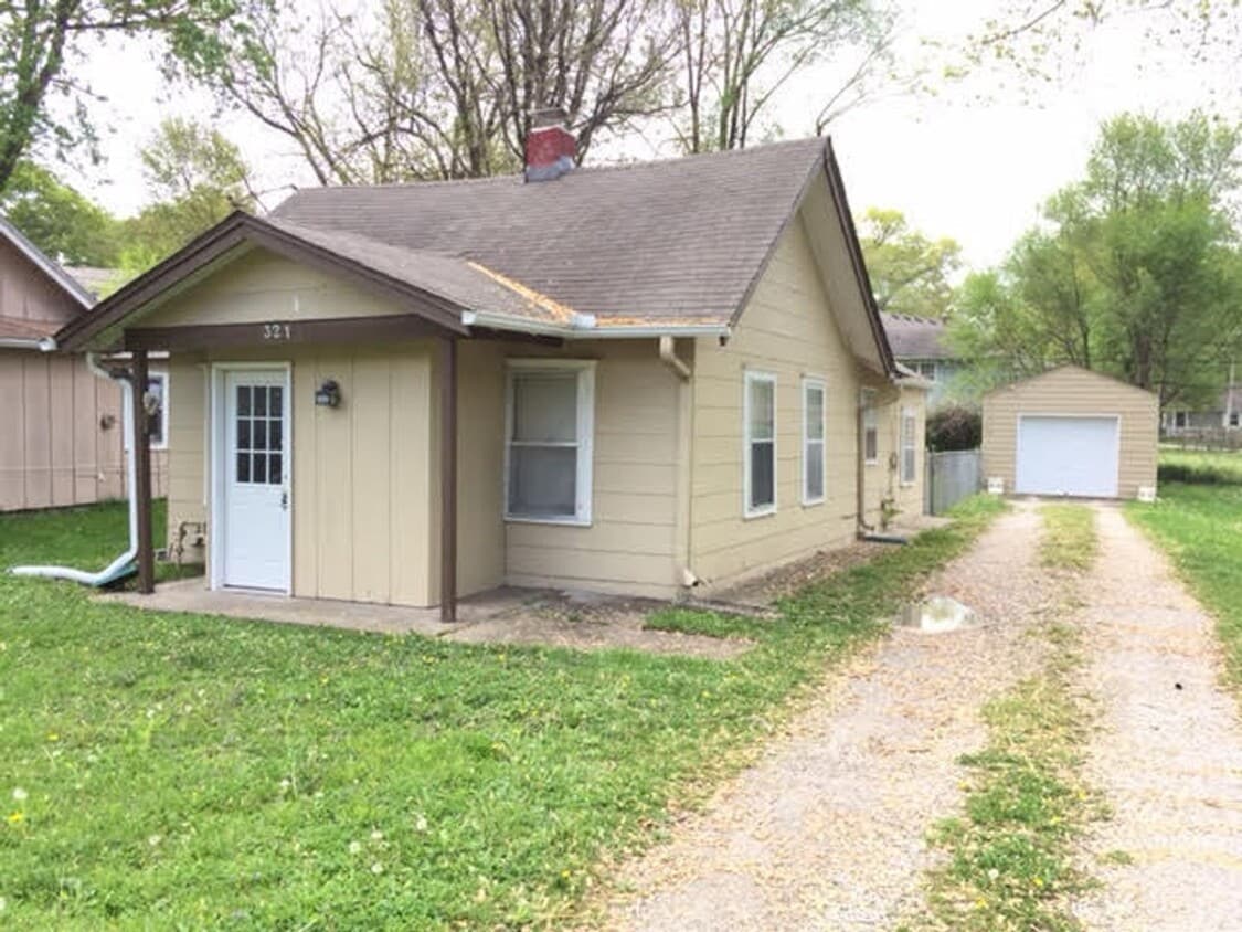 Primary Photo - Beautifully Remolded 2 Bedroom 1 Bath in W...