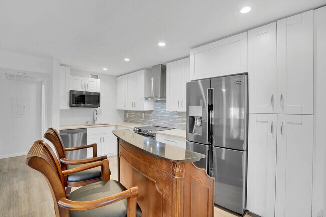 Foto del edificio - 7178 Golf Colony Ct