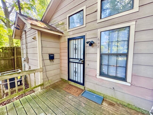 Building Photo - 648 Lagrange Pk Cv