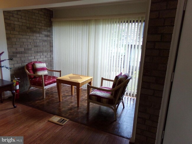 Foto del edificio - 4944 Schuyler Dr