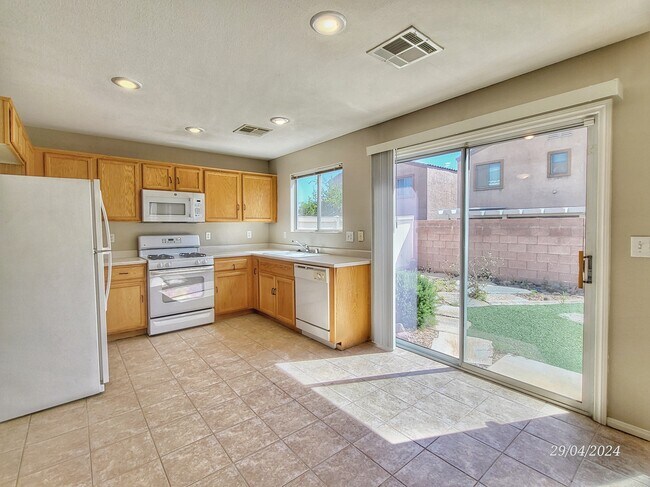 Building Photo - 7512 S Desert Lupine St