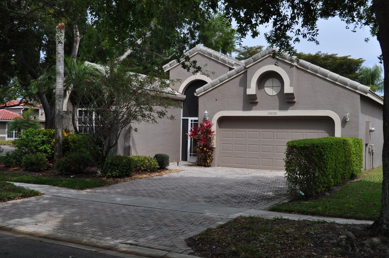 Foto principal - 10036 Diamond Lake Rd