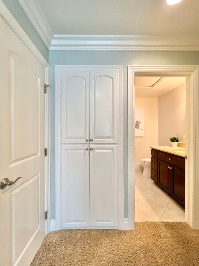 Building Photo - 5023 Verdura Ave