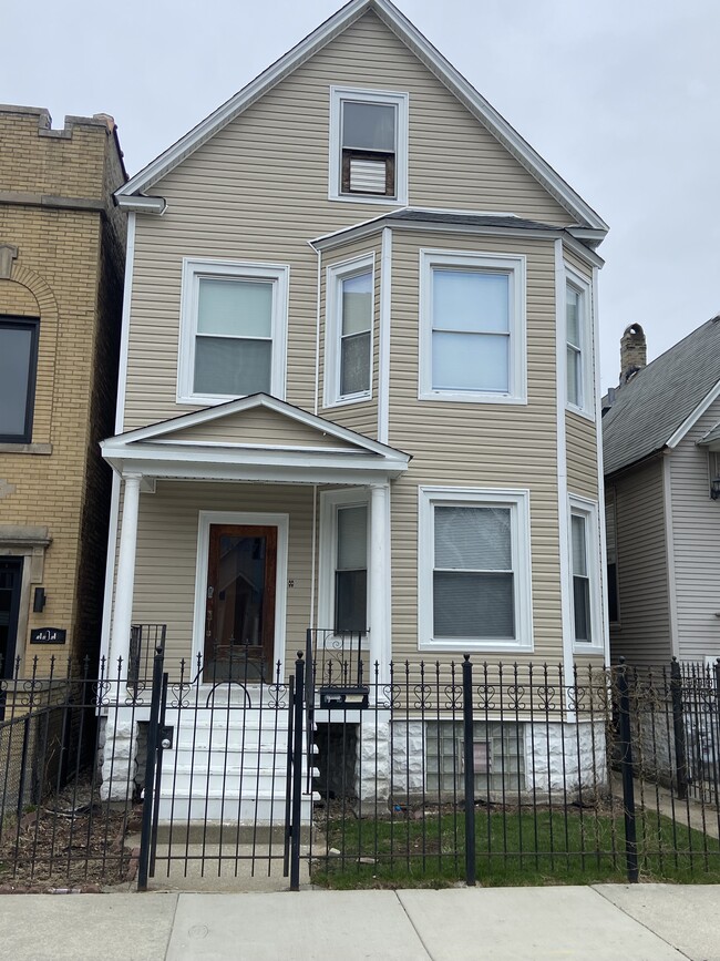 Building Photo - 3927 N Whipple St